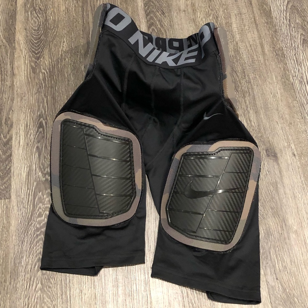 Nike Pro hyperstrong Football shorts - Picture 2 of 3